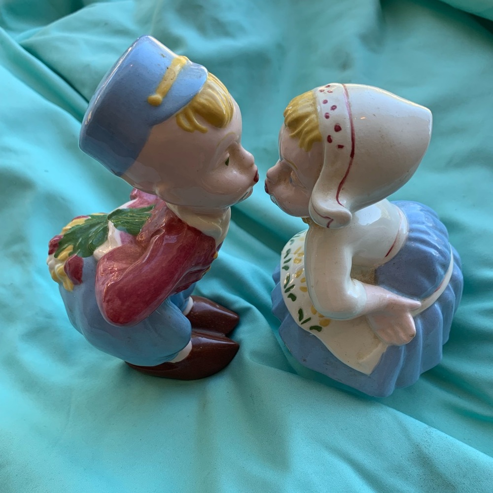 Vintage Holland kissers
